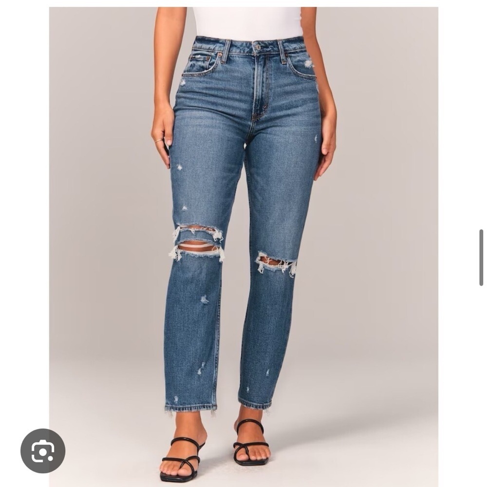 Abercrombie & Fitch High Rise Mom Jeans
